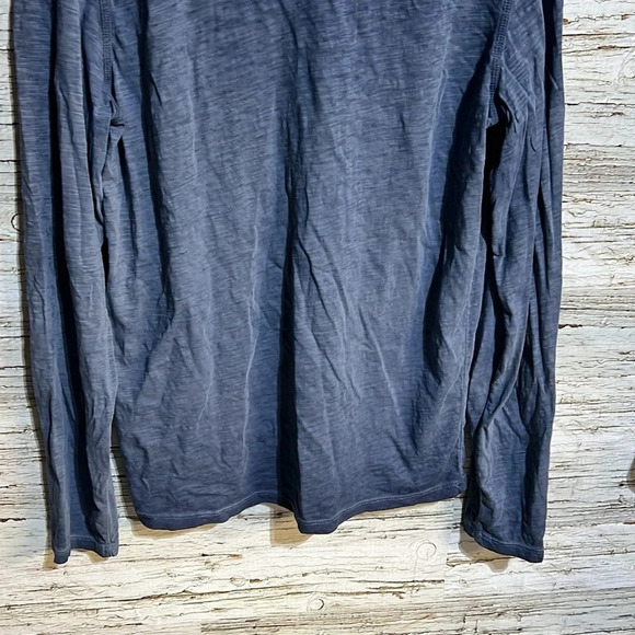 Guess long sleeve fade distressed shirt size large - Picture 9 of 9